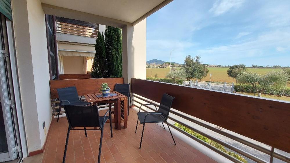 Appartamento Santa Costanza Con Piscina 산빈첸초 외부 사진