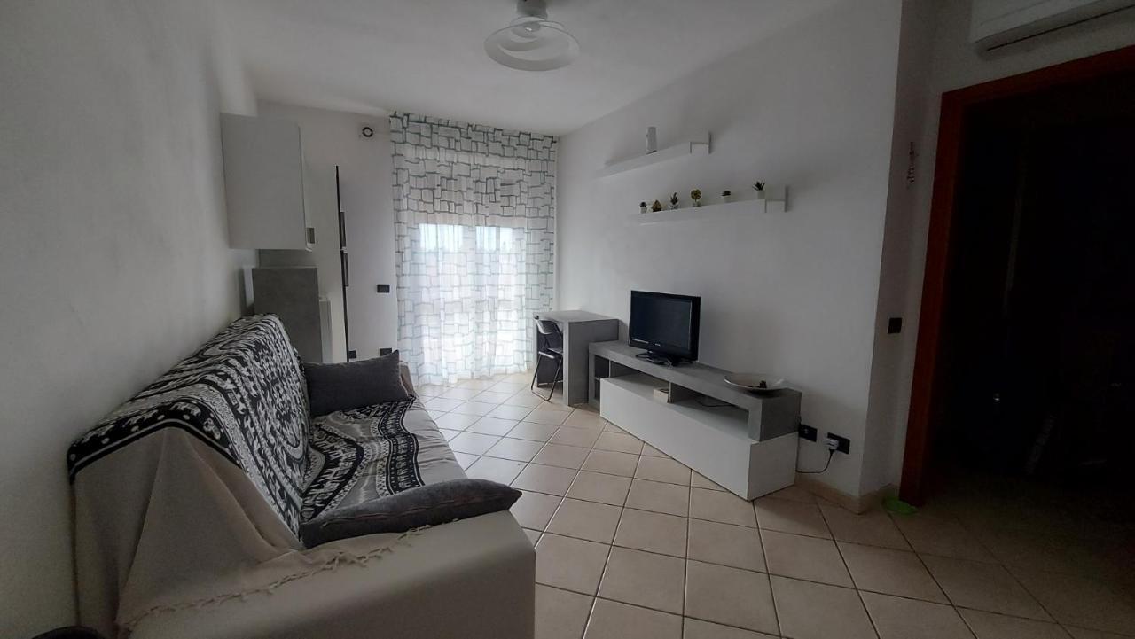 Appartamento Santa Costanza Con Piscina 산빈첸초 외부 사진