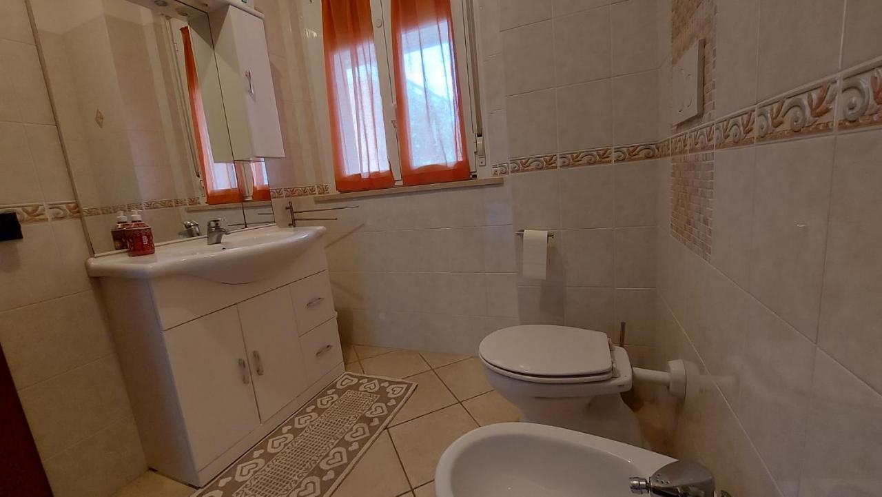 Appartamento Santa Costanza Con Piscina 산빈첸초 외부 사진
