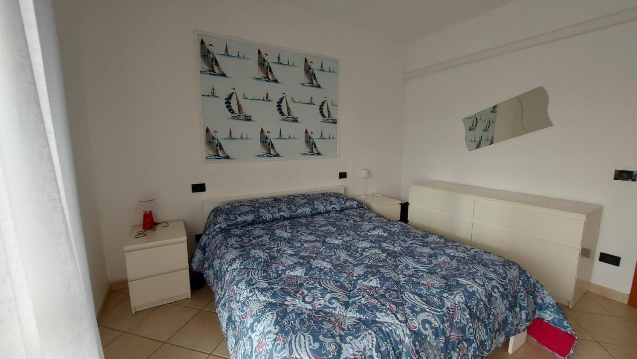Appartamento Santa Costanza Con Piscina 산빈첸초 외부 사진