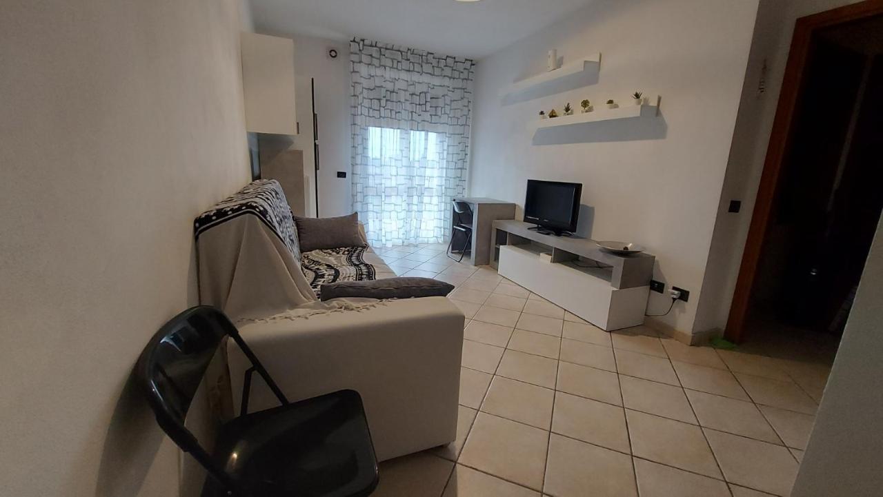 Appartamento Santa Costanza Con Piscina 산빈첸초 외부 사진