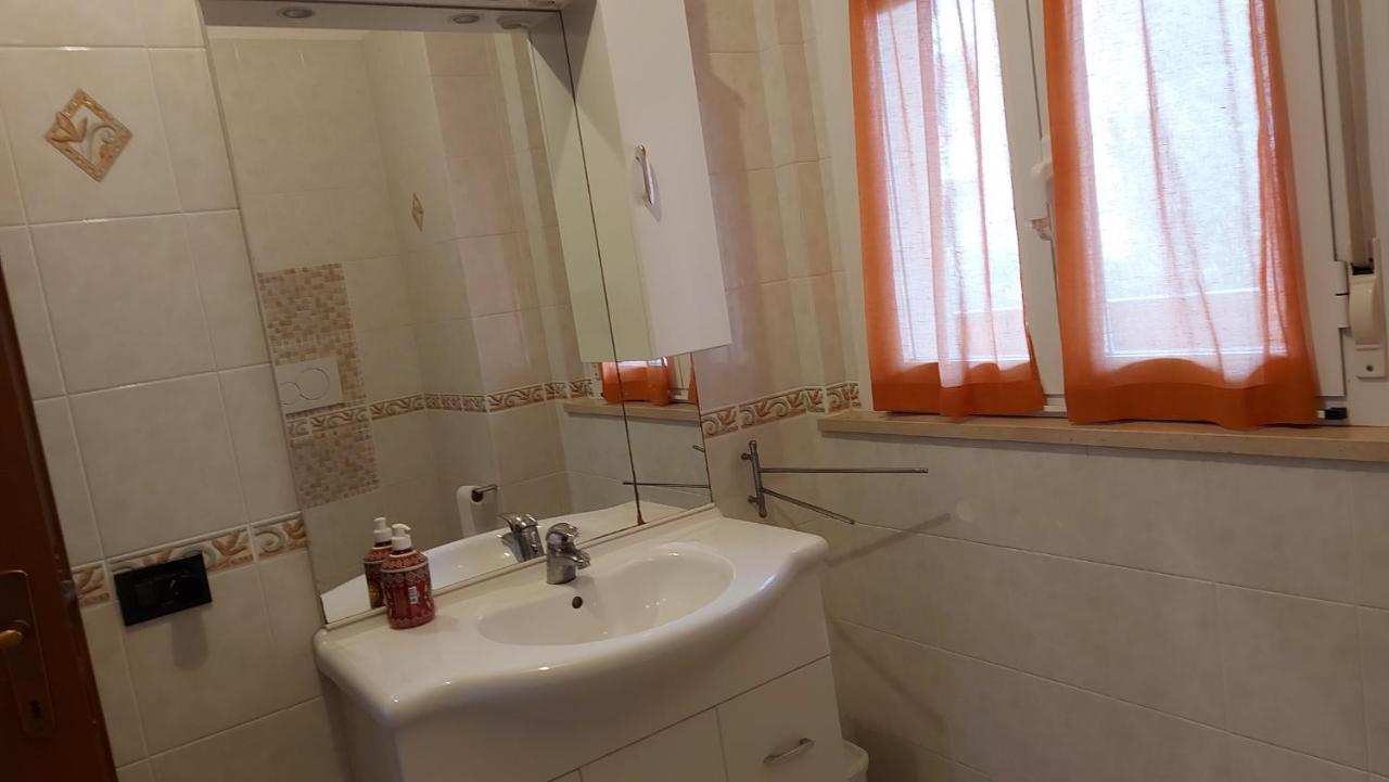 Appartamento Santa Costanza Con Piscina 산빈첸초 외부 사진