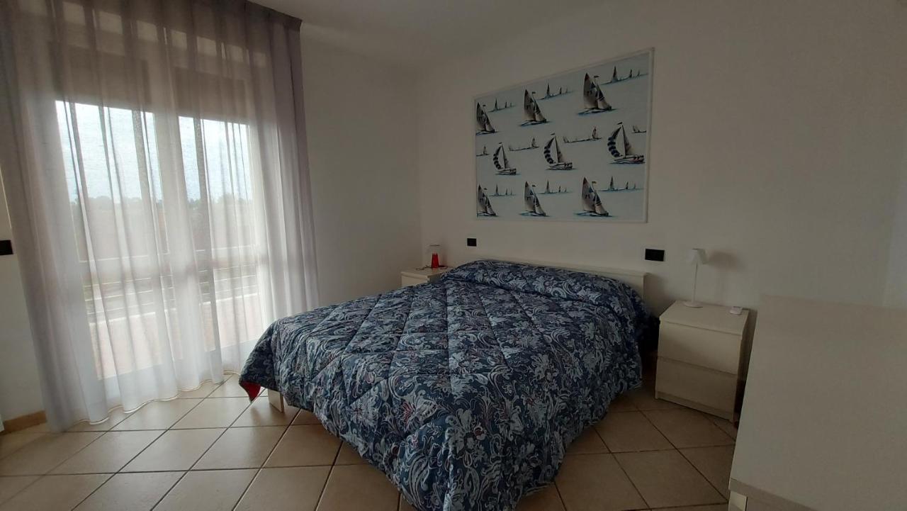 Appartamento Santa Costanza Con Piscina 산빈첸초 외부 사진