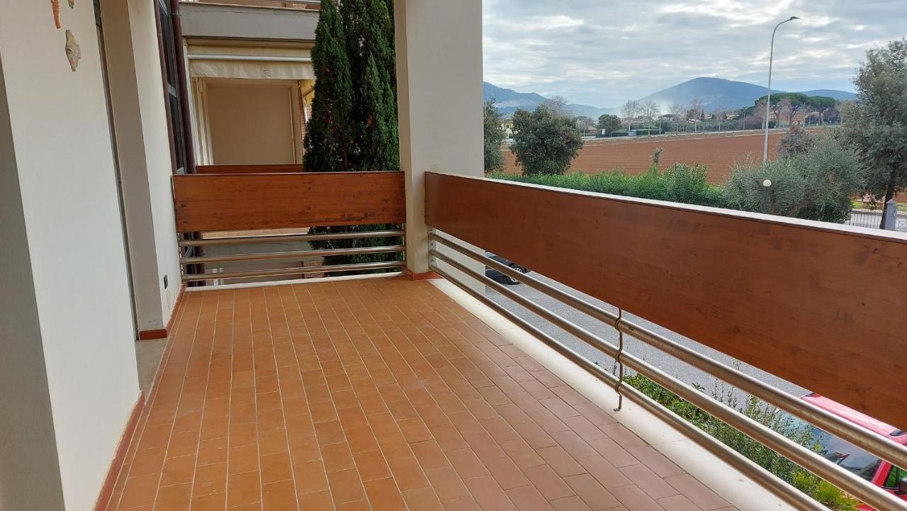 Appartamento Santa Costanza Con Piscina 산빈첸초 외부 사진